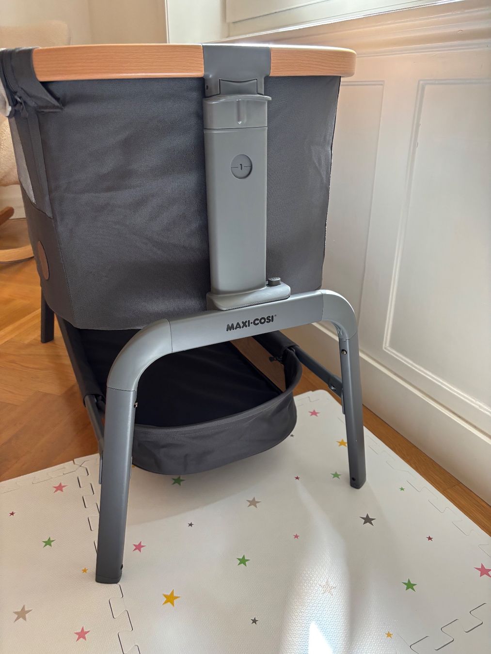 Maxi-Cosi Letti: Maxi Cosi Bassinet Iora Beistellbett Beyond Graphite & sheet – Usato da Zürich venduto da nao_pjh8 4