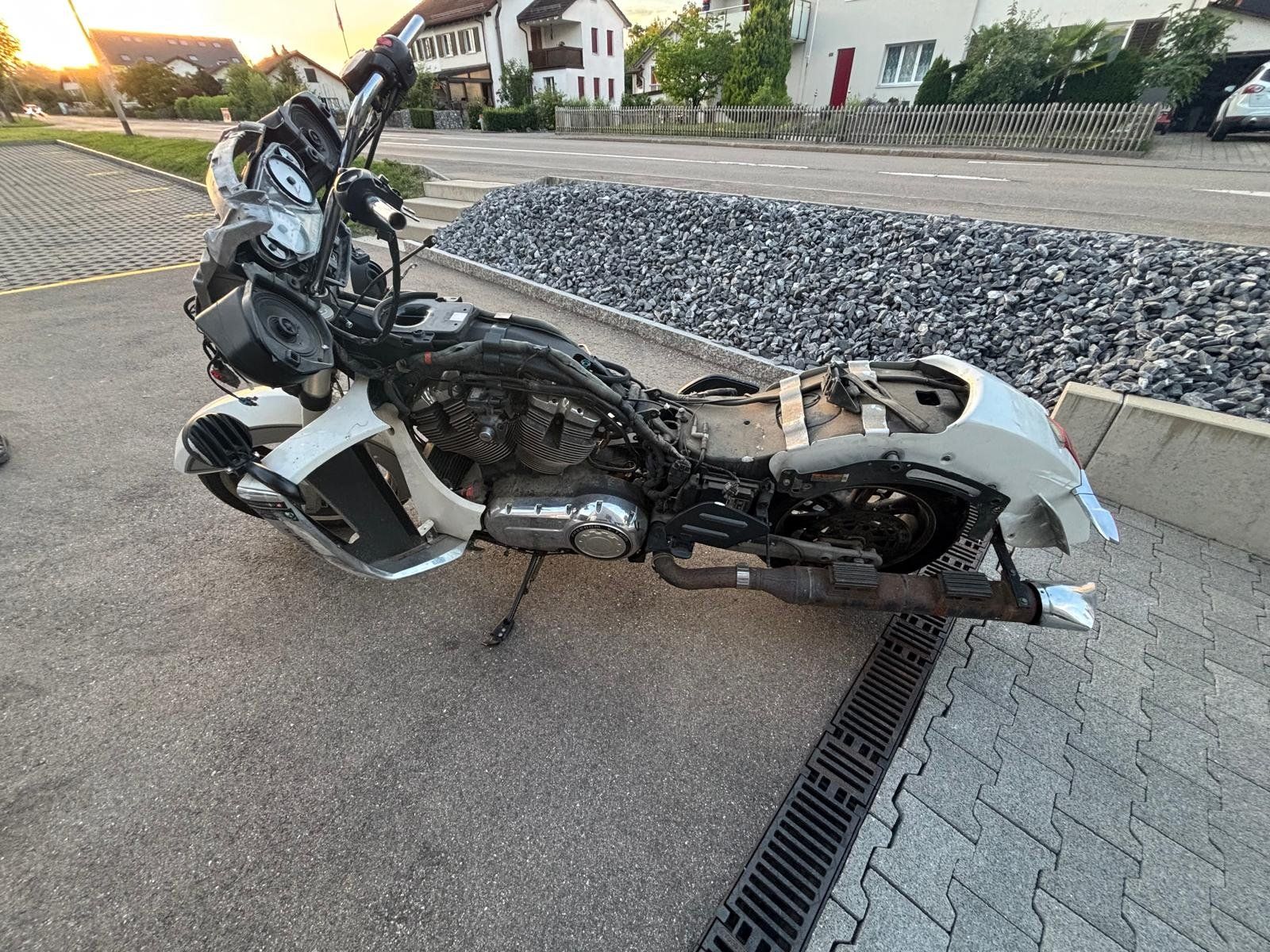 Chopper: Victory Cross Country / Export oder als Ersatzteileträger – Defekt aus Würenlos von Rest-Wert 1