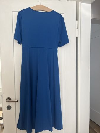 Kleid blau Wickeloptik kurzarm Grösse M neuwertig