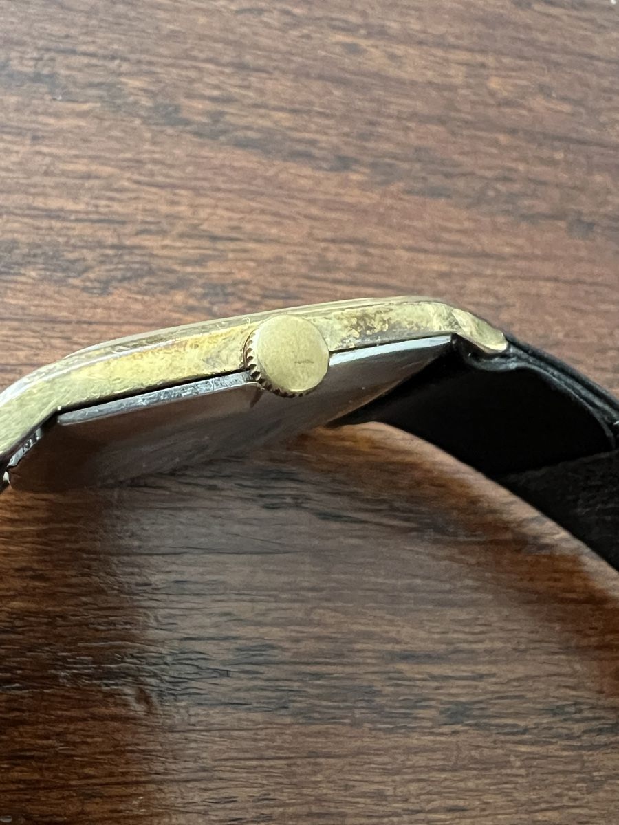 Universal Genève Orologi: Montre Universal Genève – Usato da Estavayer le lac venduto da D00o 3