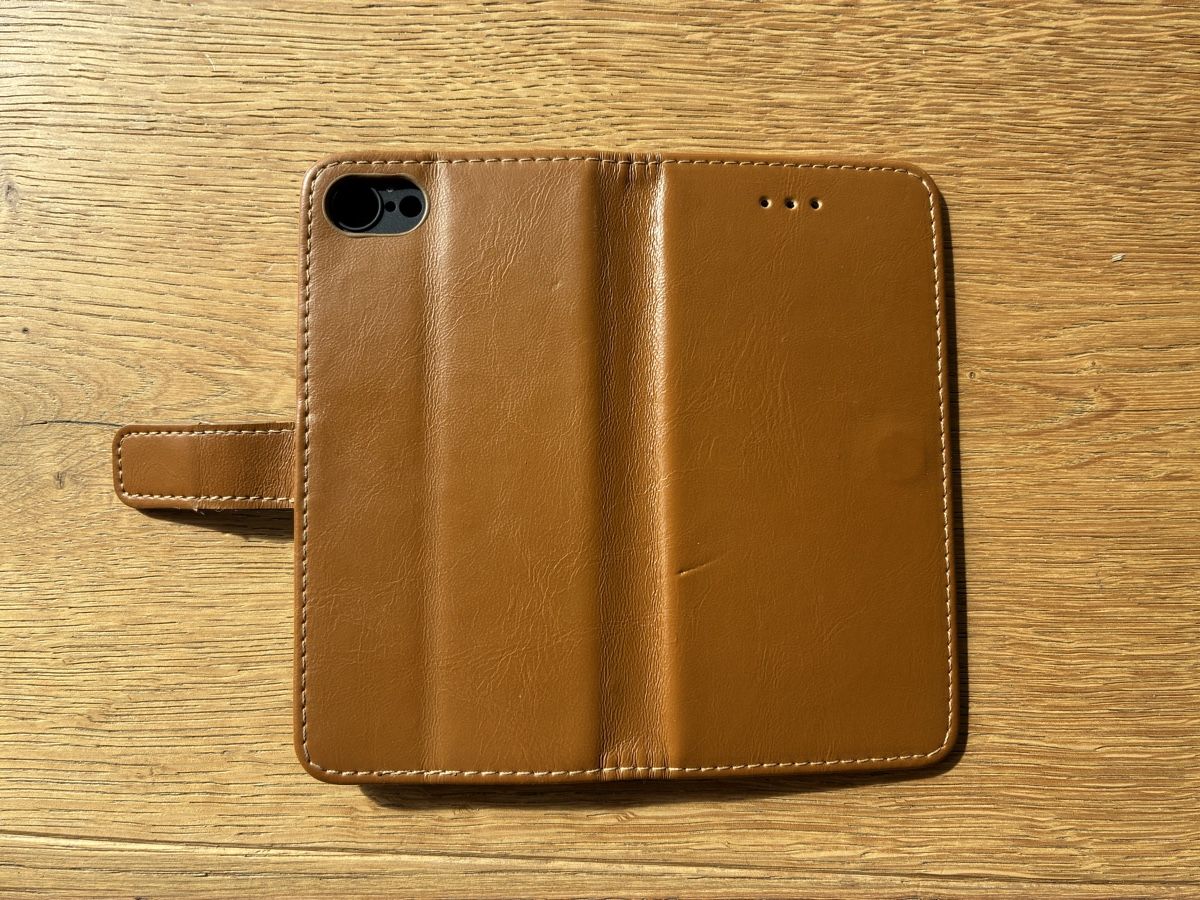Autres accessoires: Hülle Iphone SE – Neuf (Voir description) à Laupersdorf par summits 1