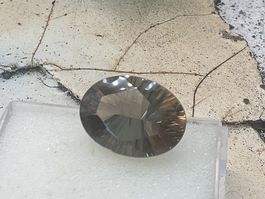 Natürlicher Rauchquarz sehr schöner Schliff, 22x16mm