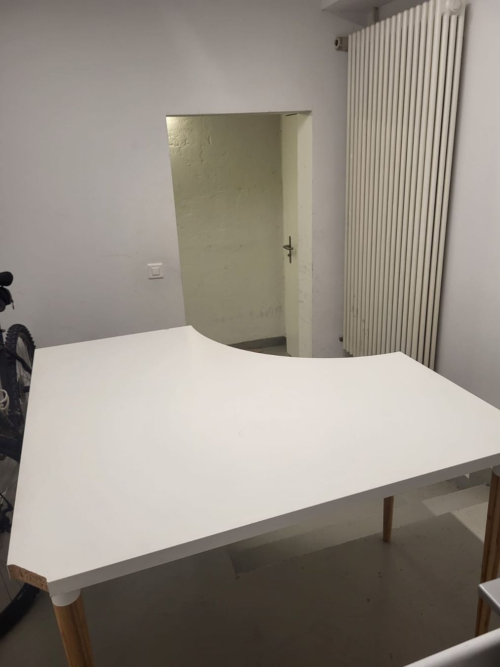 Ikea Bureaux: IKEA Eck- Schreibtisch – D'occasion à Basel par KWin21 1