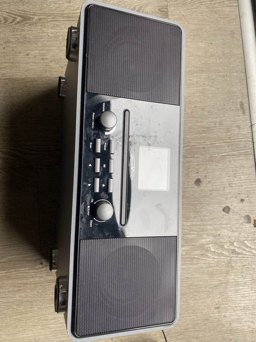 Radio: Radio Neuwertig  – Usato da Ebikon venduto da Pataussie 3