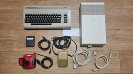 Commodore 64 + Floppy Laufwerk + Zubehör und Spiel