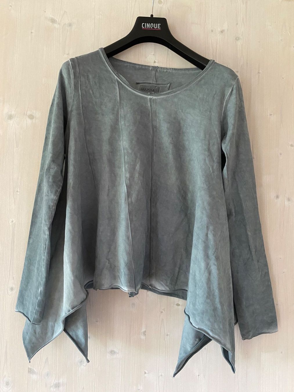 Pullover & Sweatshirts: exklusives Obertail Lukaa ca. Grösse S – Gebraucht aus Lüchingen von LIDB 3