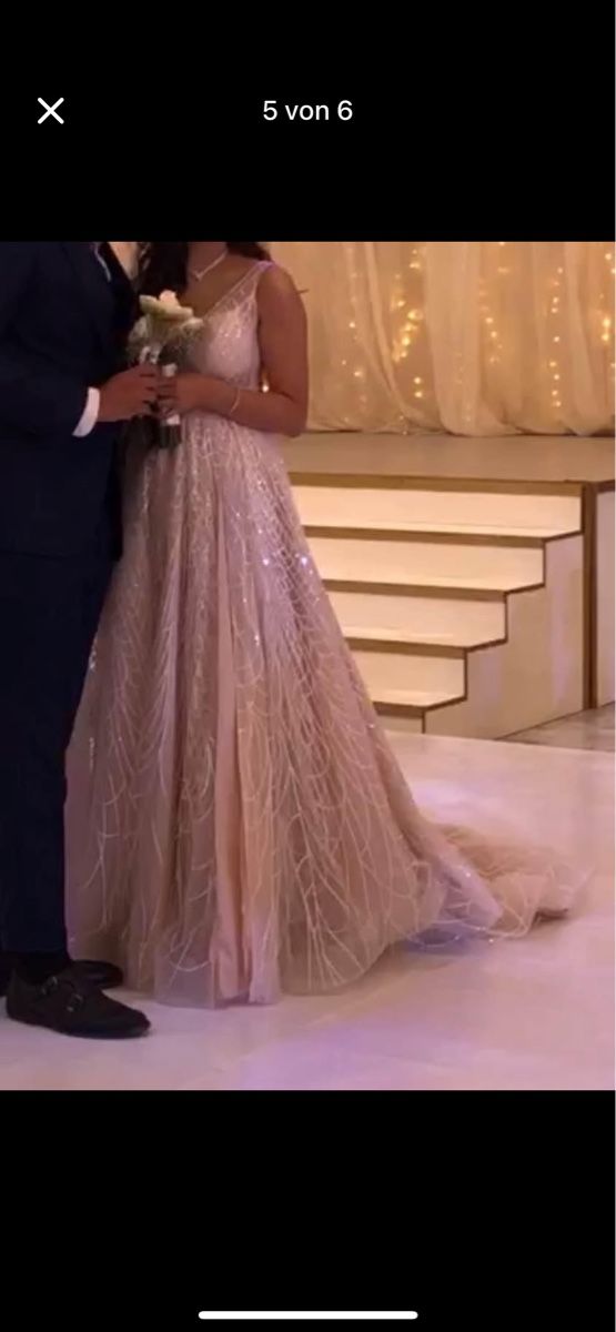 Vestiti: Wunderschönes, elegantes Brautkleid mit Schleppe – Usato da Glattpark (Opfikon) venduto da malouamelia 4