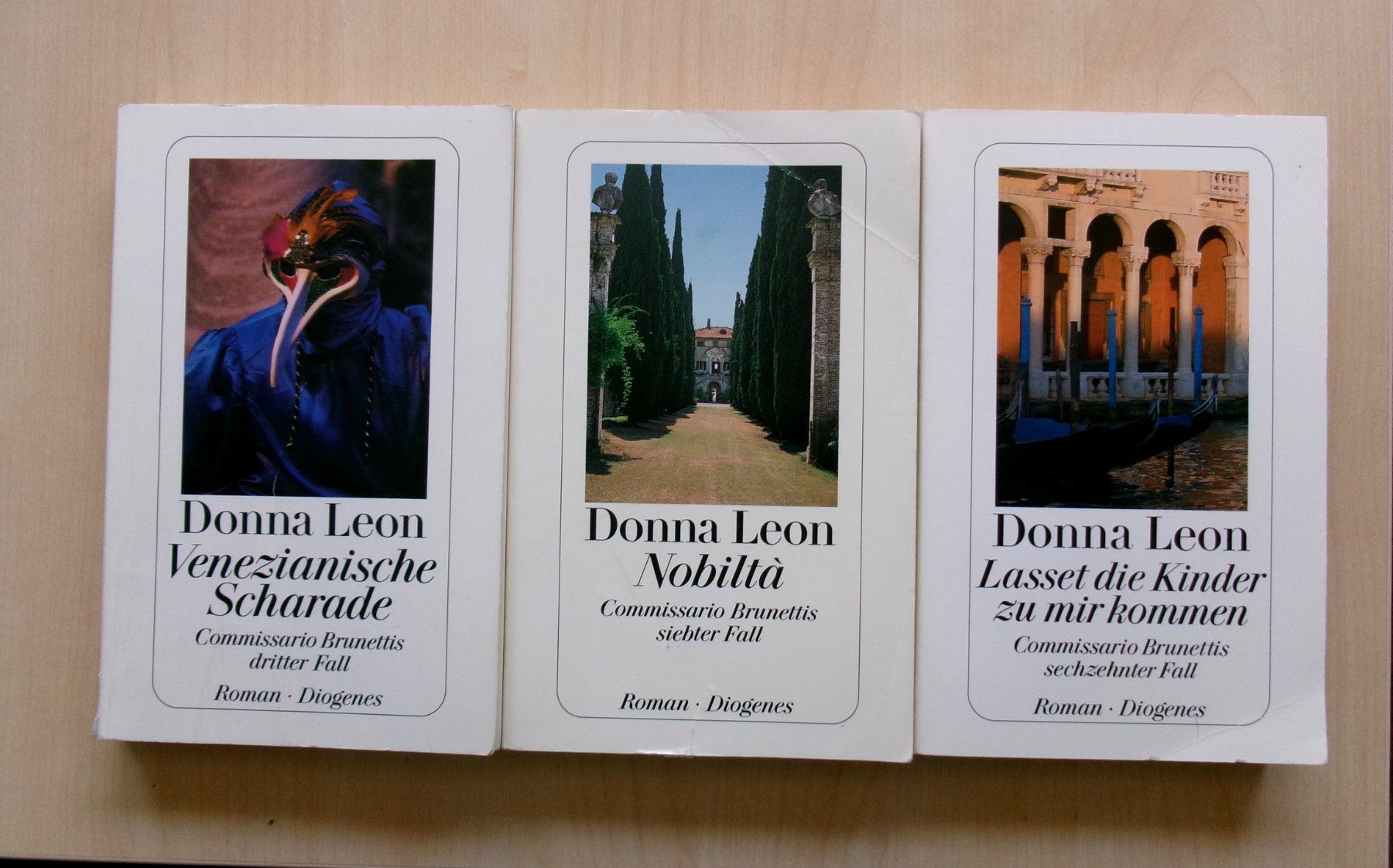 Libri: Leon Donna - div. Titel / Krimi – Usato da Schaffhausen venduto da flohmarktbuecherlaus