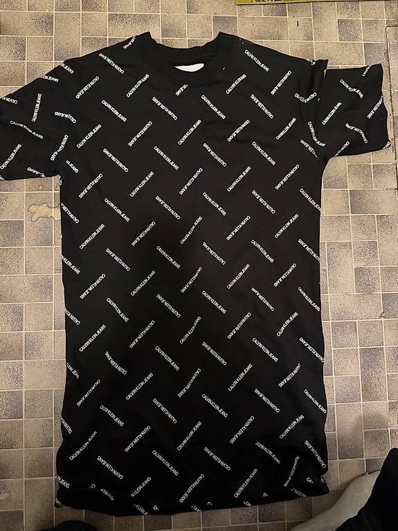 T-Shirts: Calvin Klein, Grösse S – Gebraucht aus Diessenhofen von del_9shg