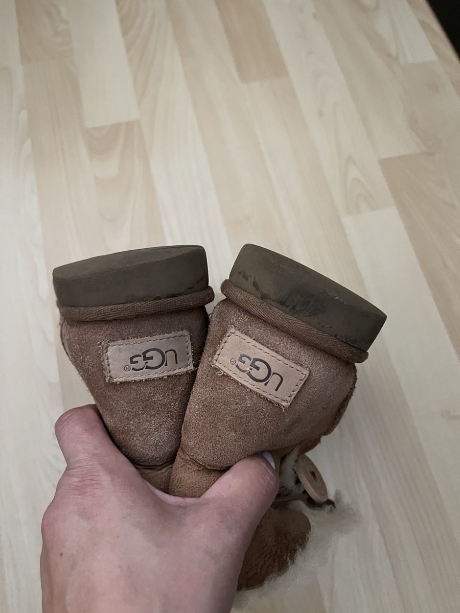 Ugg Chaussures femmes: UGG Bailey Button Boots brown leather size EU 39 used – D'occasion à Emmenbrücke par vic_nx9v 4