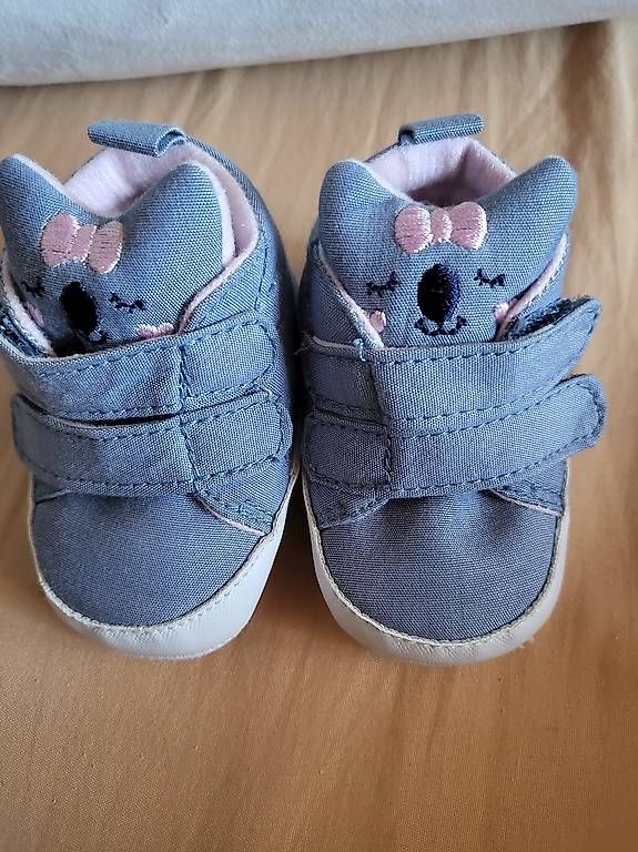 Chaussures garçon: Neue Babyschühchen – D'occasion à Reigoldswil par Gigelino