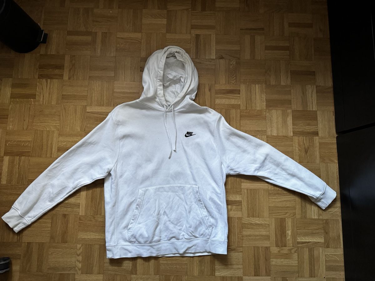 Nike Maglioni & Felpe: Nike Hoodie, Weiss, Grösse M – Usato da Emmenbrücke venduto da Joel_TheKing_420