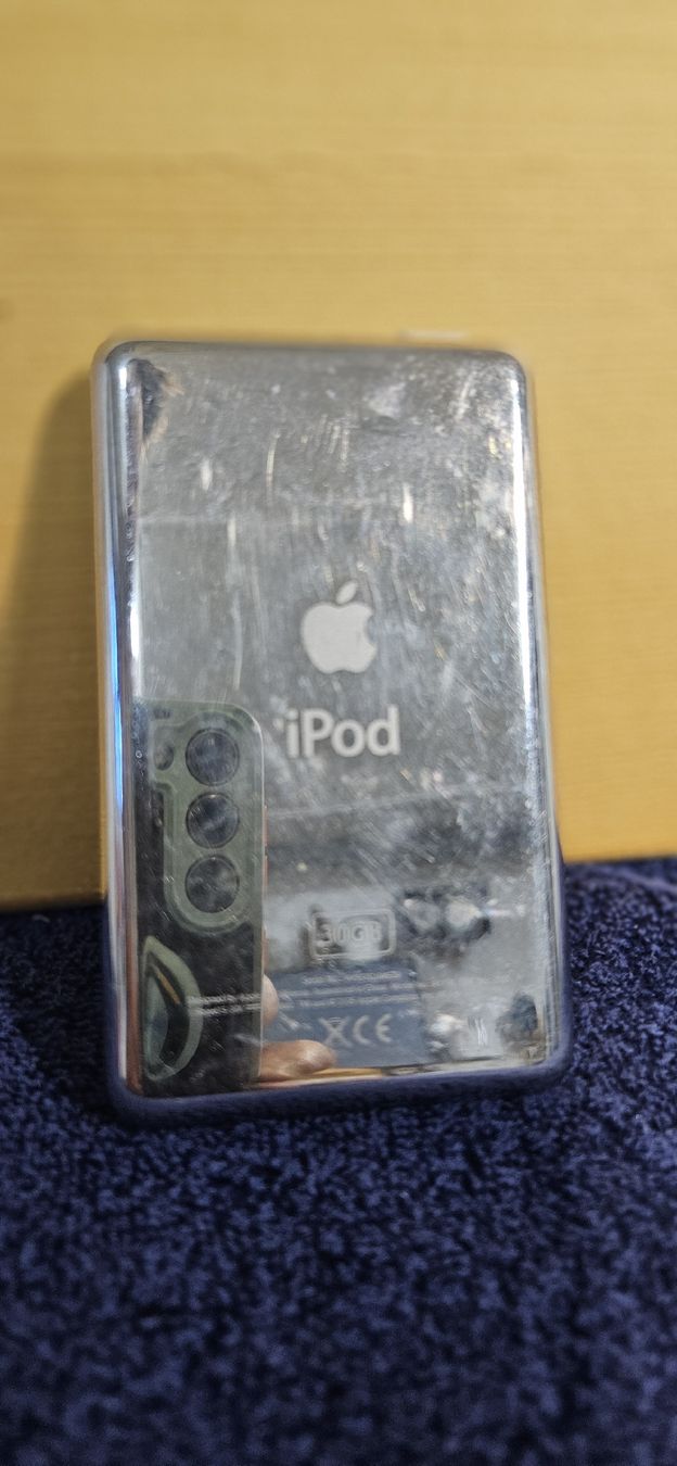 Apple Lettore multimediale portatile: Apple iPod Musikplayer mit Originalverpackung – Usato da Riehen venduto da Herr_Habido 5