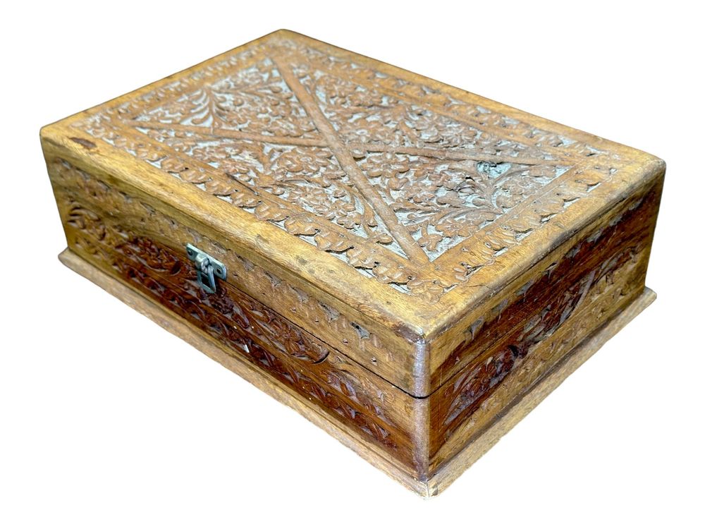 BOÎTE À BIJOUX en bois sculpté - design floral EUR 19,00 - FR