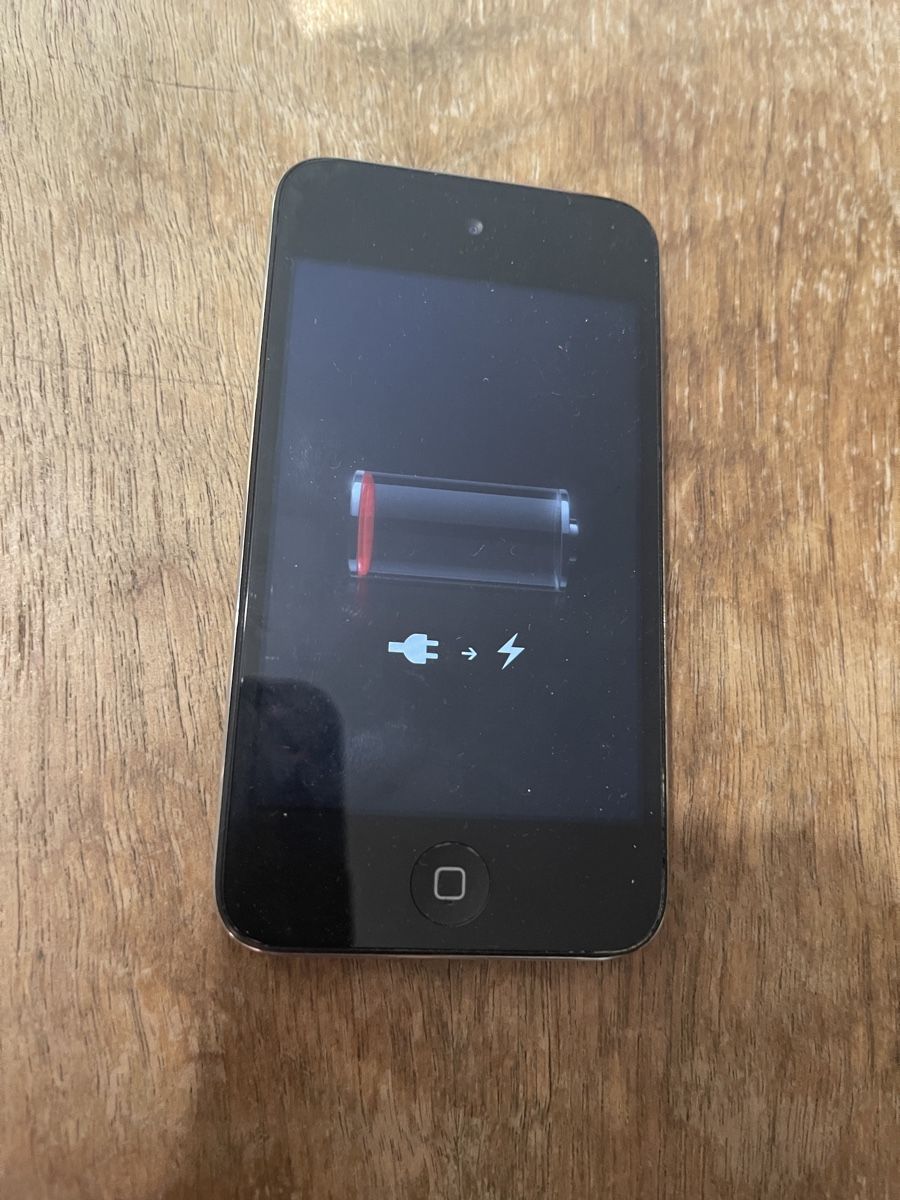 Lettore multimediale portatile: iPod Touch 32Go Argent usagé bloqué pour piéce – Difettoso da Genève venduto da Yasasa