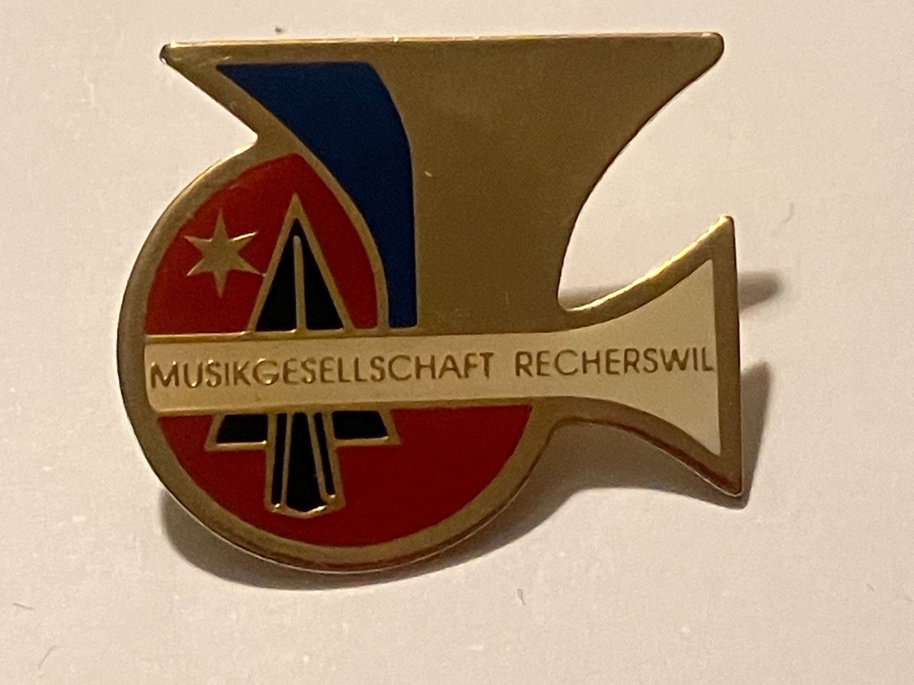 Placchette & Badge: 1 Pin Musikgesellschaft Recherswil – Usato da Basel venduto da djwwpp