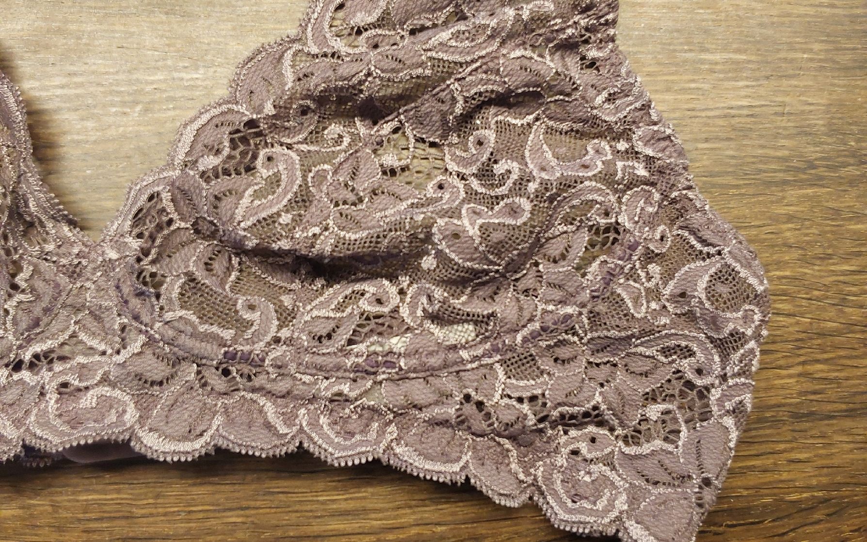 Hanro Altra biancheria intima: BH Hanro 85A violett – Usato da Köniz venduto da scopello12 1