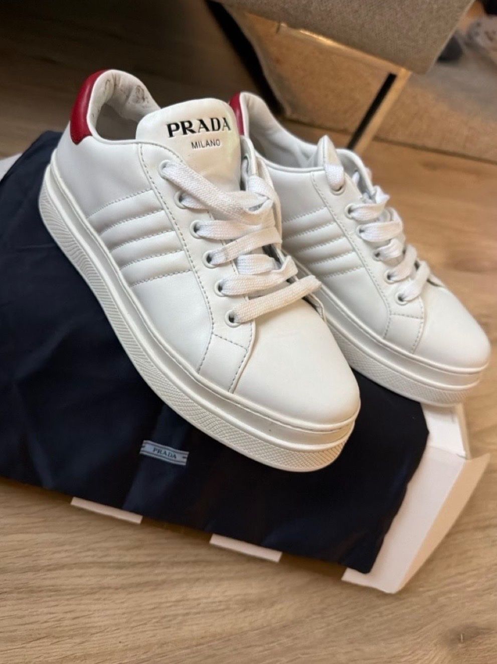 Prada Scarpe da donna: Original PRADA Leder Sneaker – Usato da Zürich venduto da laribuechel 1
