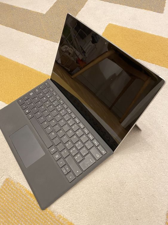Microsoft Surface Pro (5.Generation) Windows 10 | Kaufen auf Ricardo