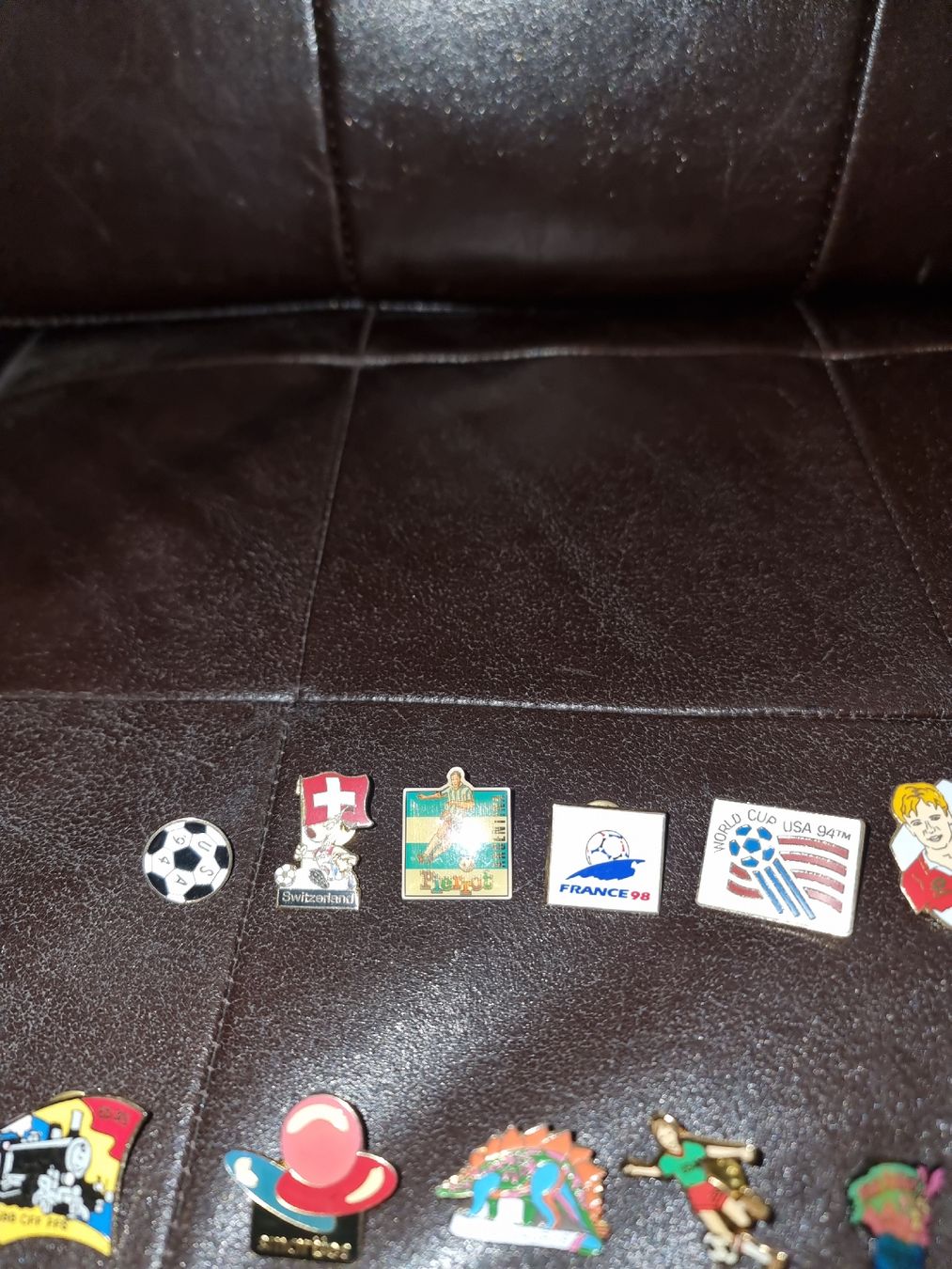 Placchette & Badge: Grosse Pinsammlung mit 102 Pins – Usato da Bronschhofen venduto da dvnb 9