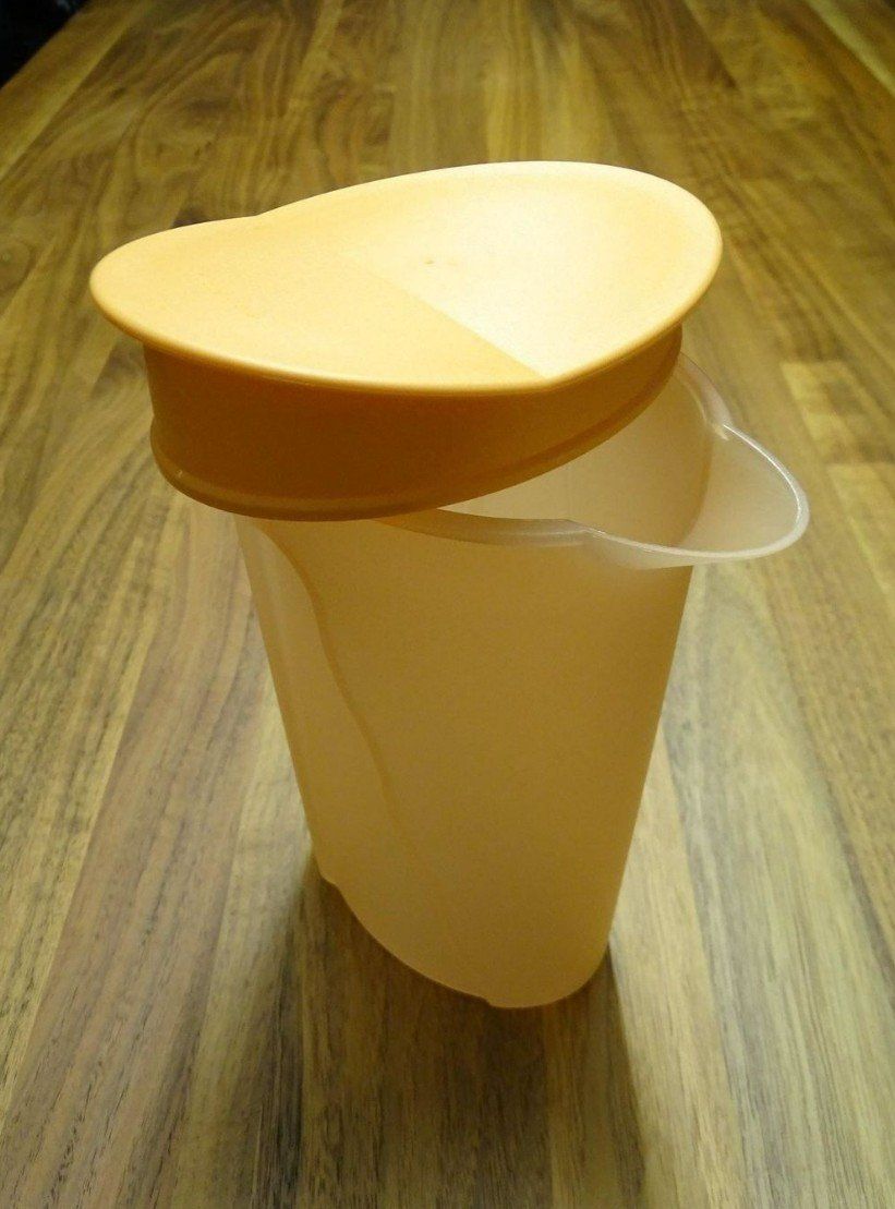 Tupperware Contenitori & Simili: Tupperware Aquakrug 1l orange – Usato da Unterkulm venduto da Wschwend 1