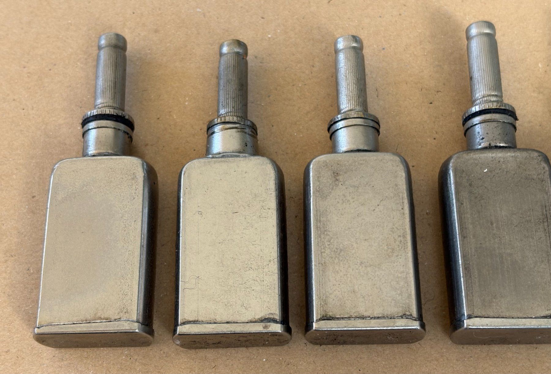 Accessori per altri veicoli: VINTAGE OEL BEHÄLTER. – Usato da Ostermundigen venduto da wini63 1