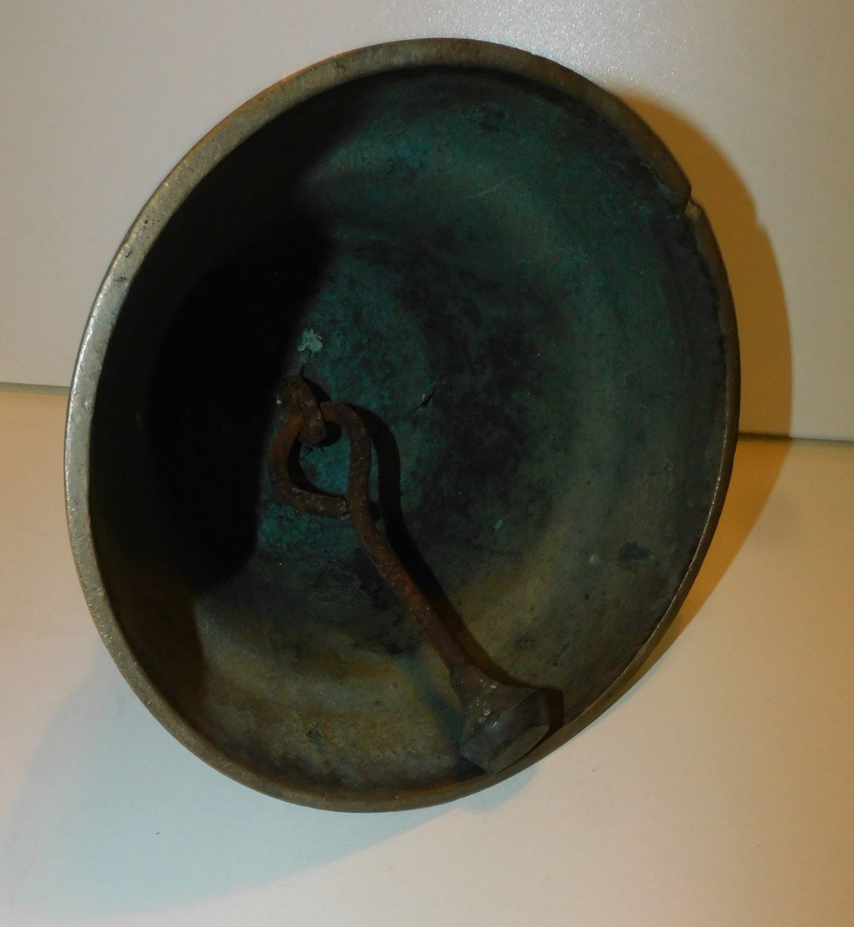 Glocken & Treicheln: Glocke antike grosse Bronze Glocke  hat einen kl Hik – Gebraucht aus Sursee von 76 4