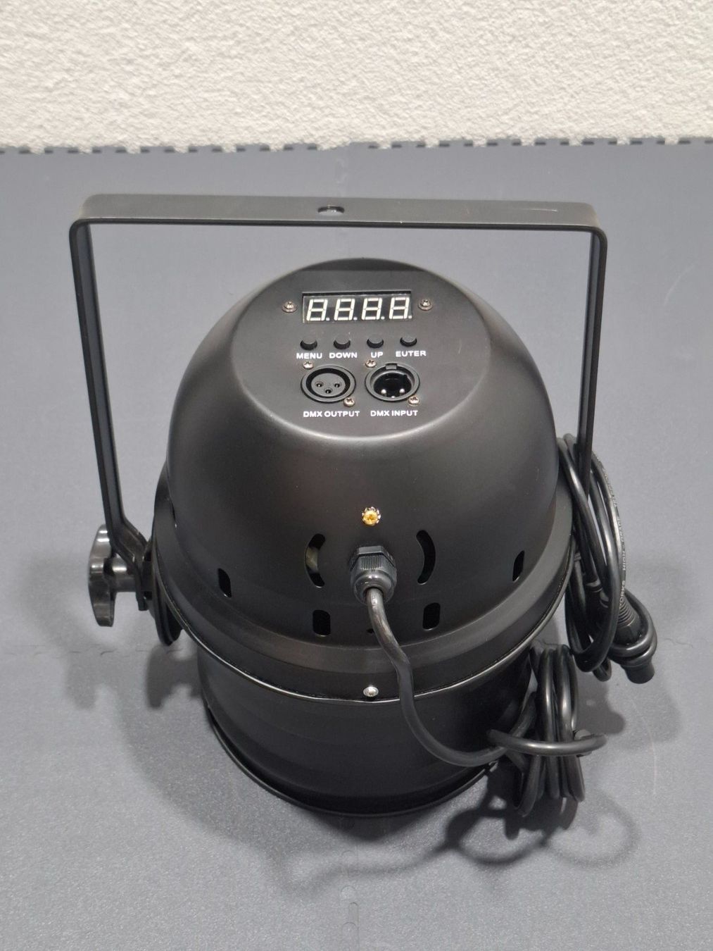 Lampade: Projecteur LED DMX scène par 54 LED – Usato da Villars-Ste-Croix venduto da pau_8fls 1