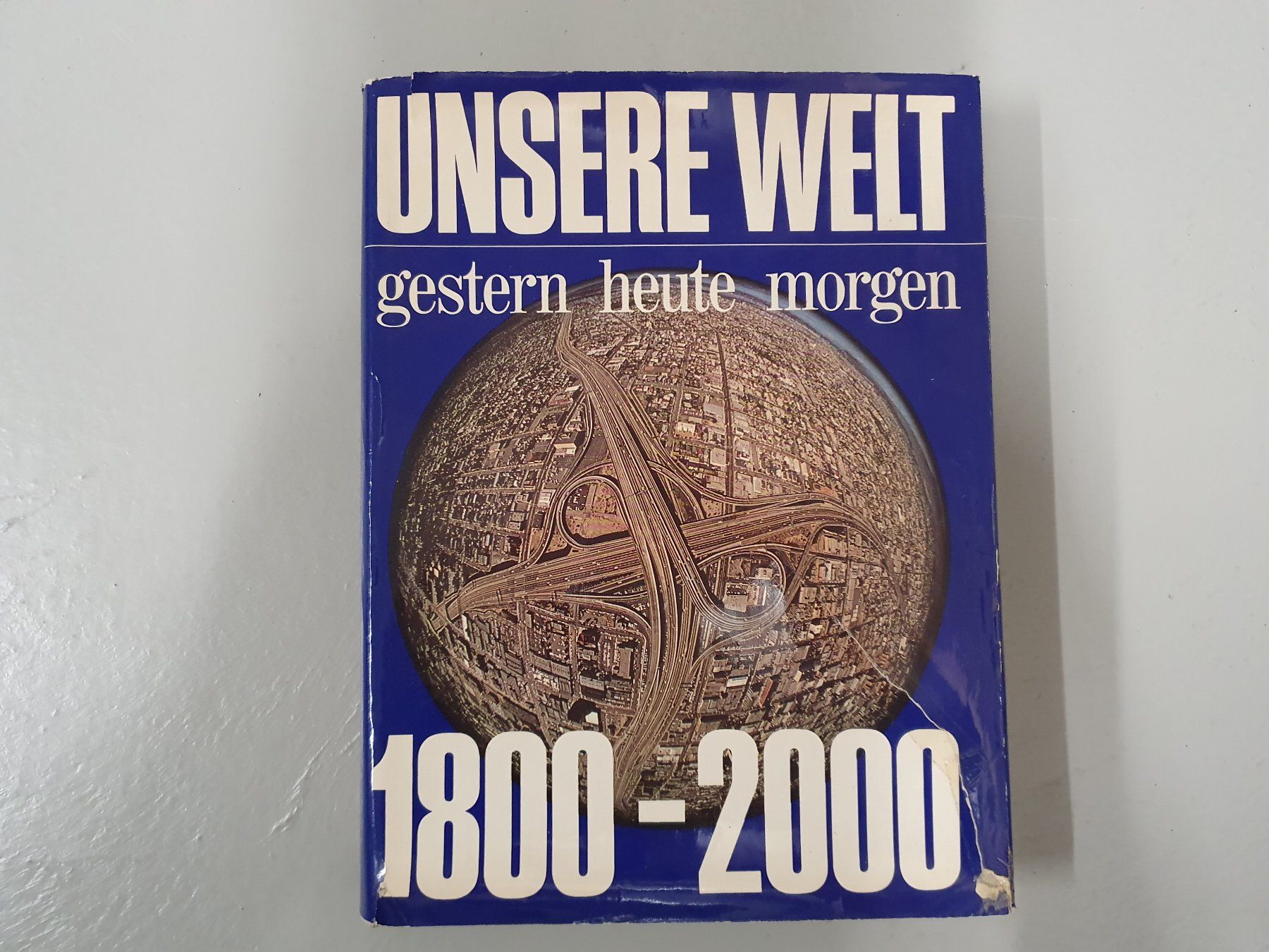Bücher: Unsere Welt 1800 - 2000 Buch / Bertelsmann Verlag – Gebraucht aus Thun von Aspi7 1