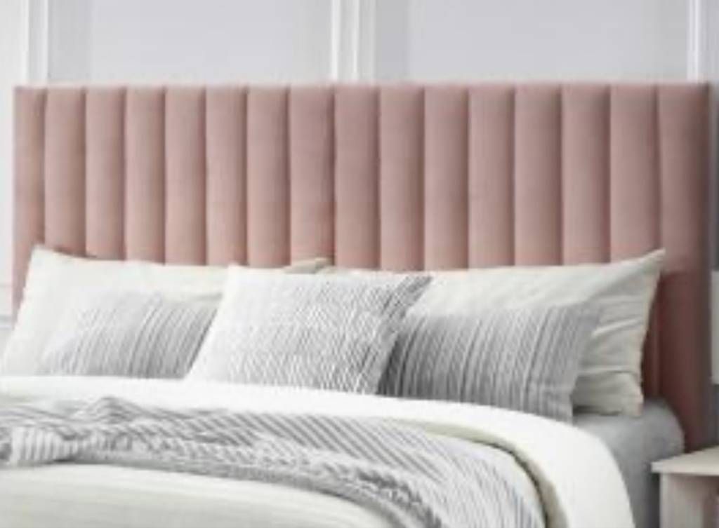 Betten: Tête de lit rose poudré  – Gebraucht aus Genève von jul_2tdl