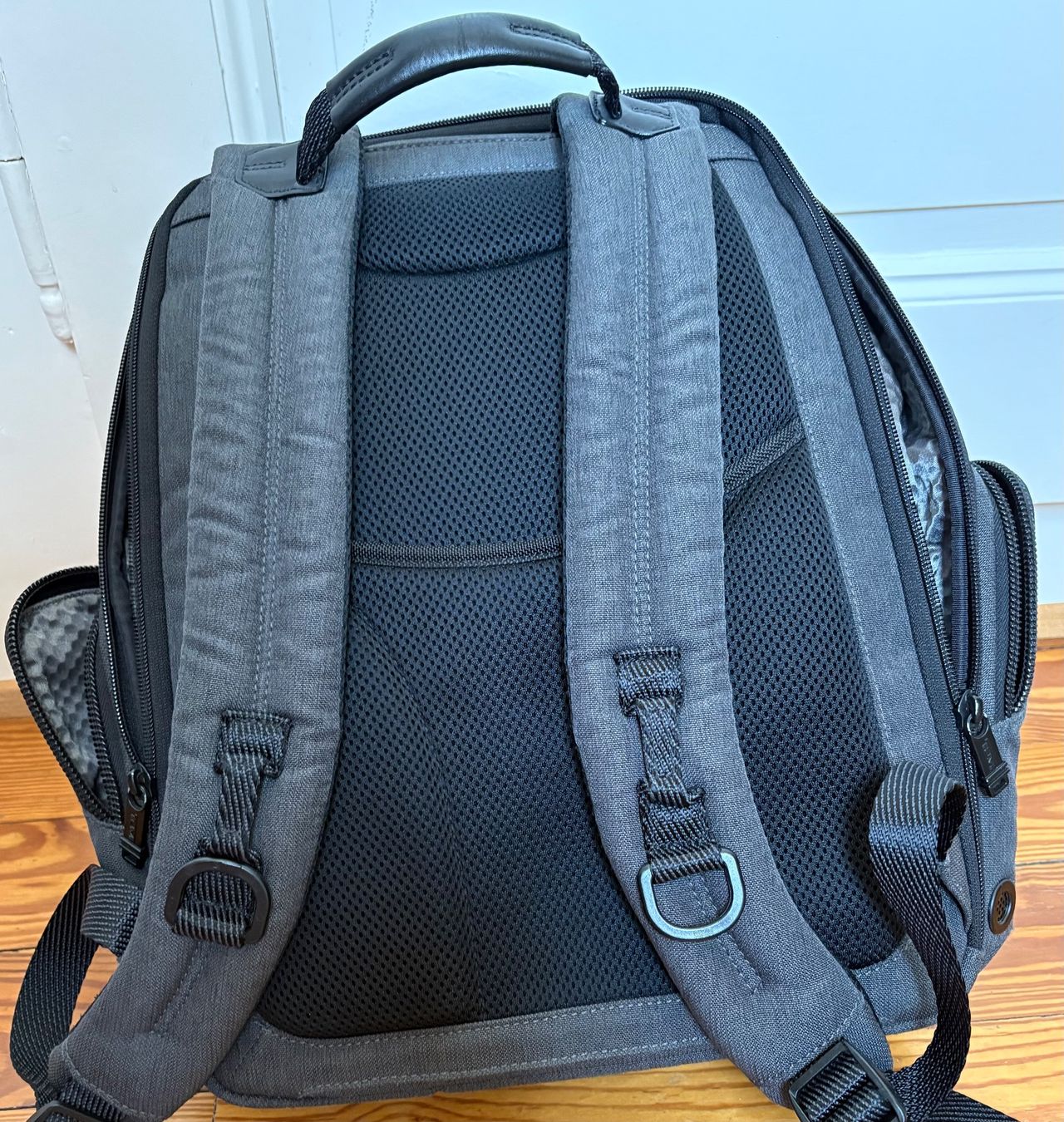 Tumi Zaini: TUMI Rucksack Nellis, NEU – Usato da Bussigny venduto da Oberschan67 3