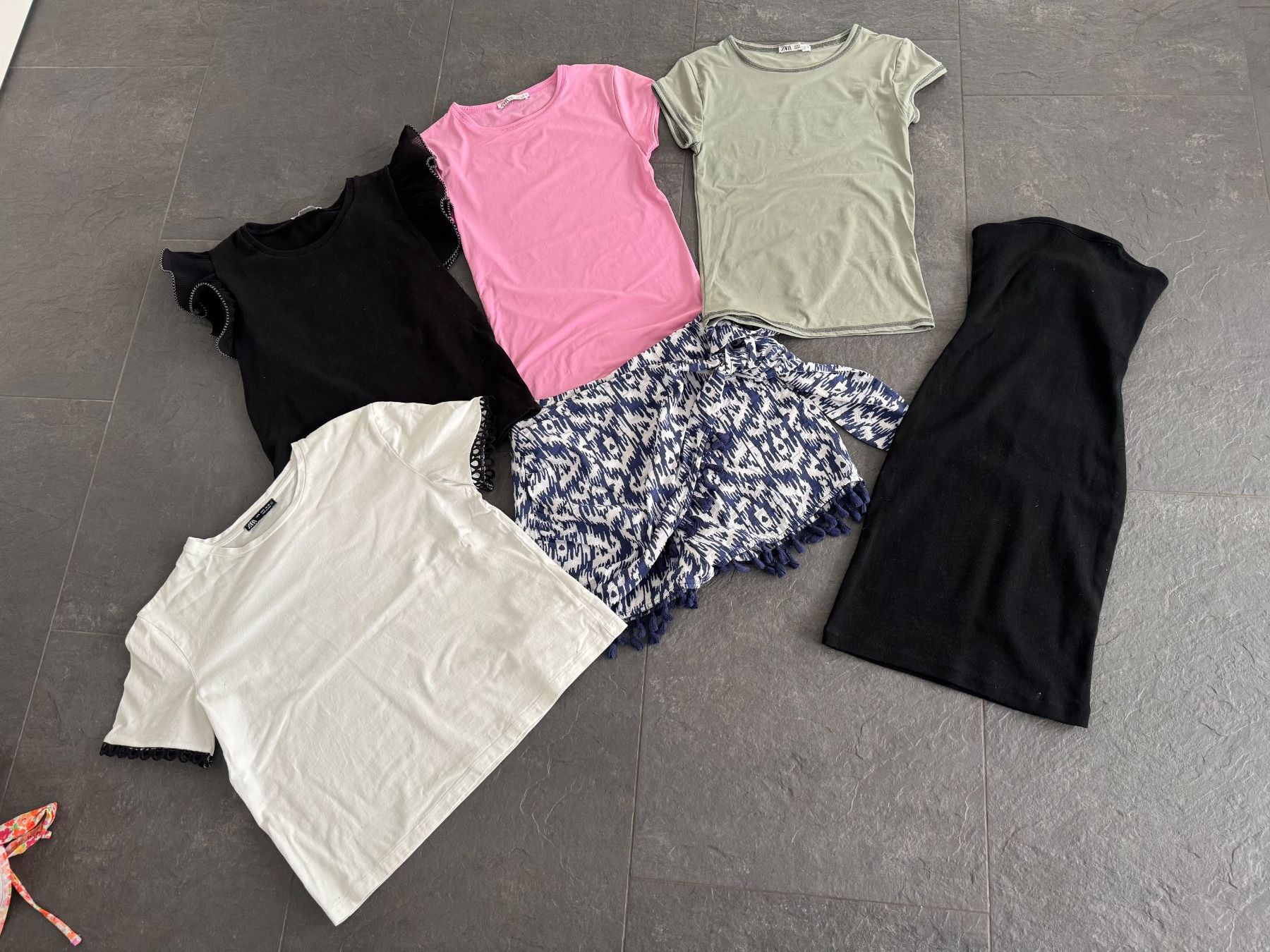 Lotti di vestiti: 6 Stk. Damen Set Gr. S – Usato da Bonstetten venduto da VCLS