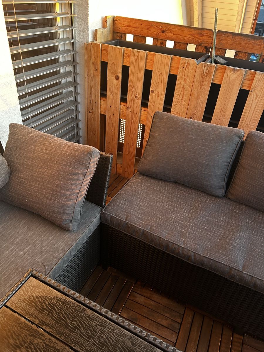 Divani: Tolle Rattan Lounge Set mit Tisch – Usato da Gossau SG venduto da deb_kp7p 3