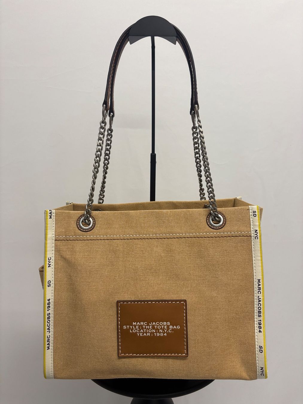 Marc Jacobs Borse da donna: Marc Jacobs The Tote Bag Beige Canvas  Medium – Nuovo (secondo la descrizione) da Regensdorf venduto da secondchancefashion 2