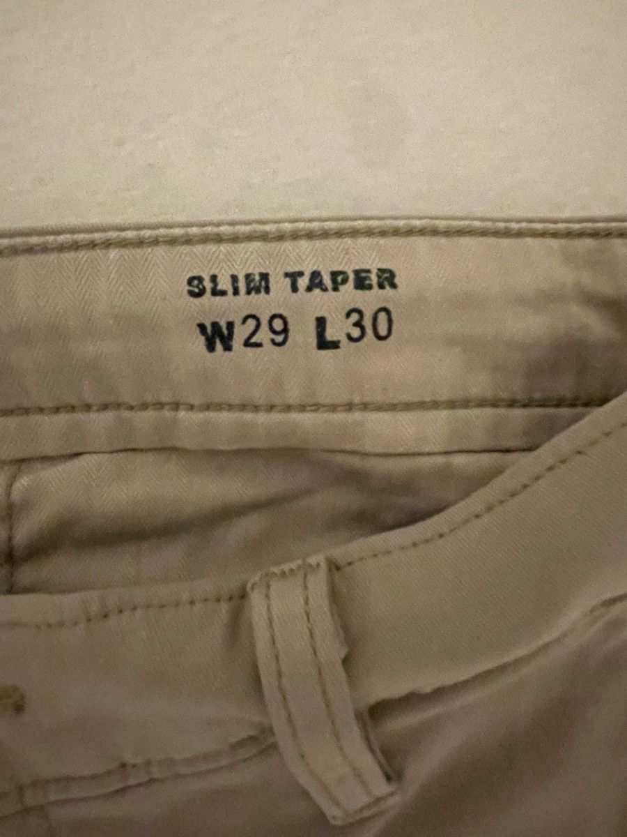 Pantaloni: Levi’s Slim Taper Beige – Nuovo (secondo la descrizione) da Eschen venduto da Lena_d_3 3