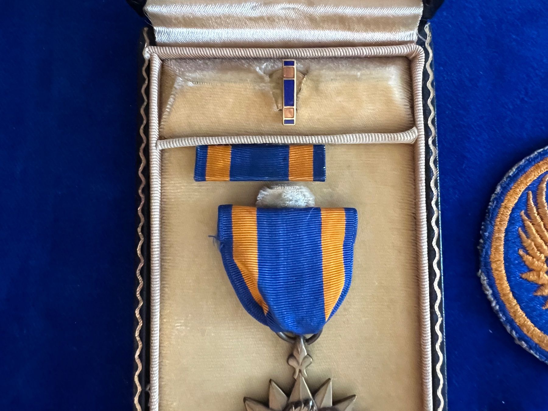 Medaglie: USA: Air Medal (KoA) – Usato da Hermetschwil-Staffeln venduto da militaria-schweiz 2