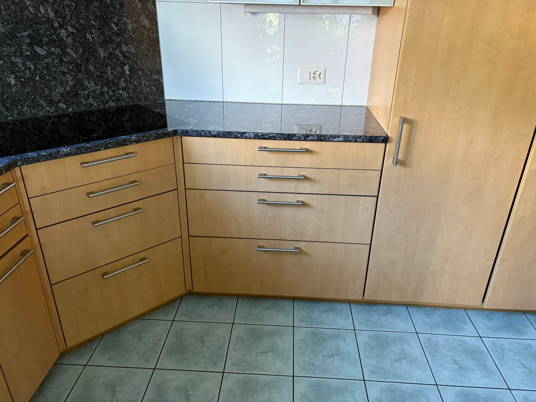 Cucine complete: grosse Einbauküche – Usato da Engelburg venduto da goldfischli02 3