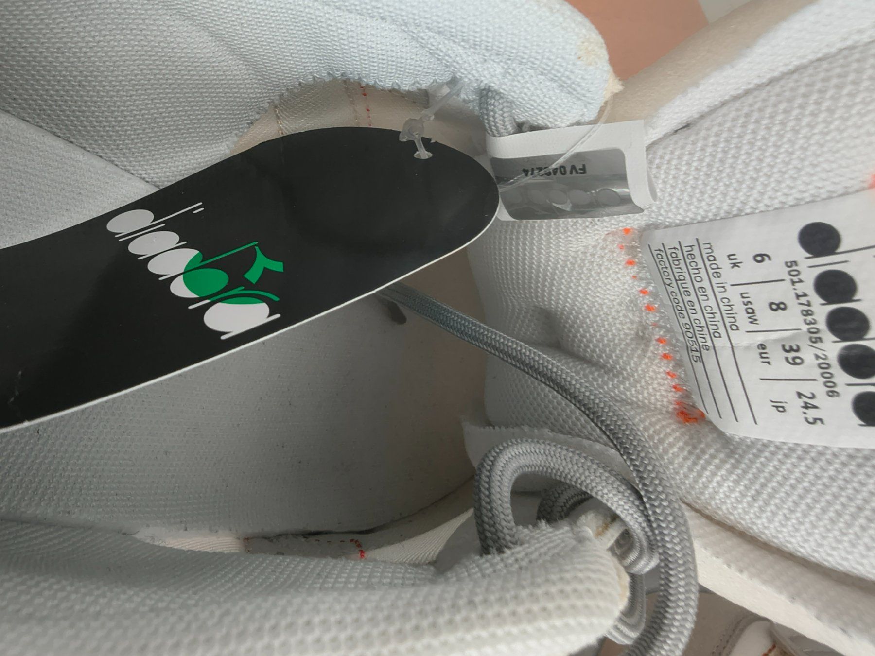 Diadora Scarpe da donna: Sneaker Diadora, Grösse 39, Neu. – Nuovo (secondo la descrizione) da St. Gallen venduto da Ovi777 3