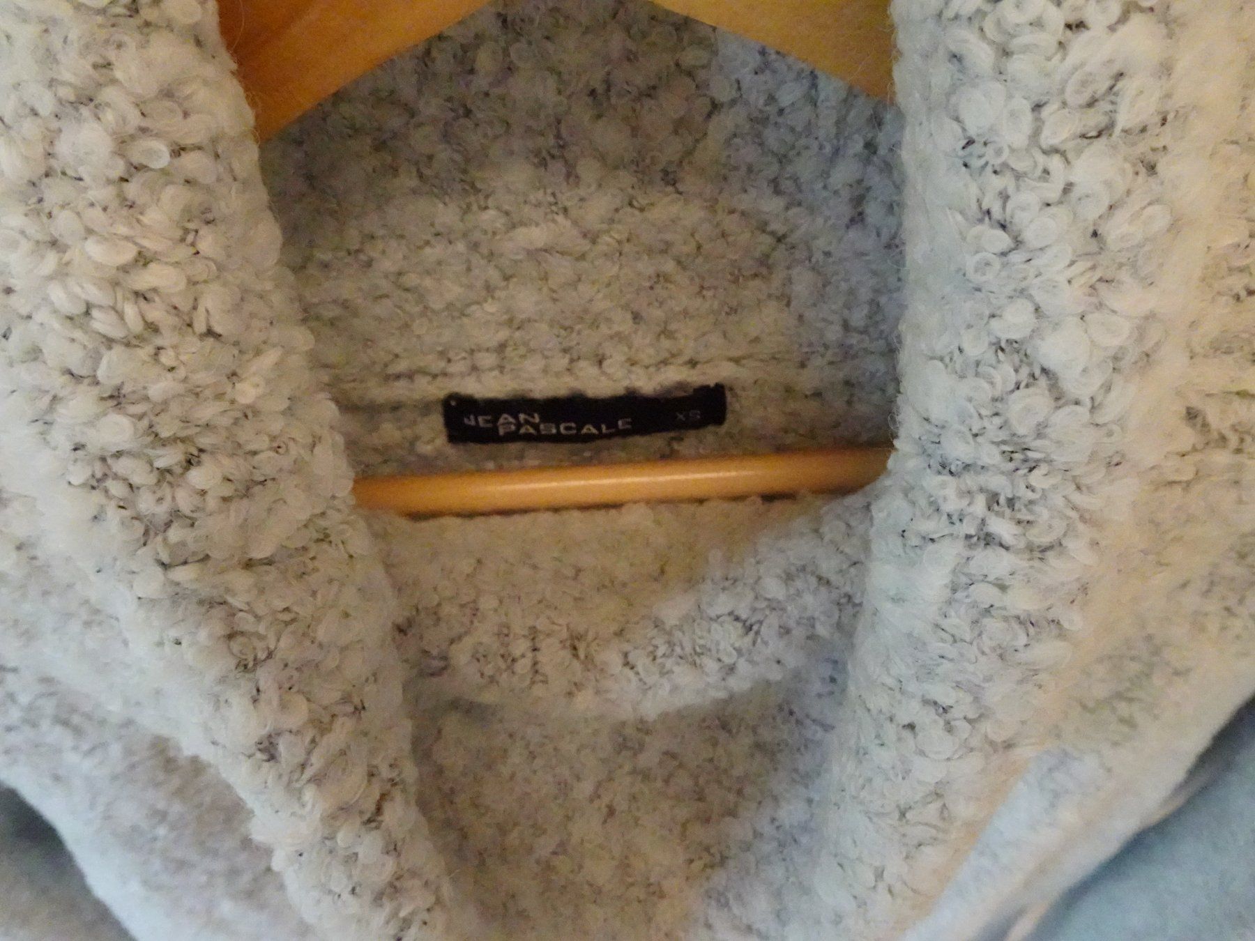 Maglioni & Felpe: Rollkragen Strickpulli hellgrau von Takko Gr. XS - 260219 – Usato da Küssnacht am Rigi venduto da Good4Deckeli 1