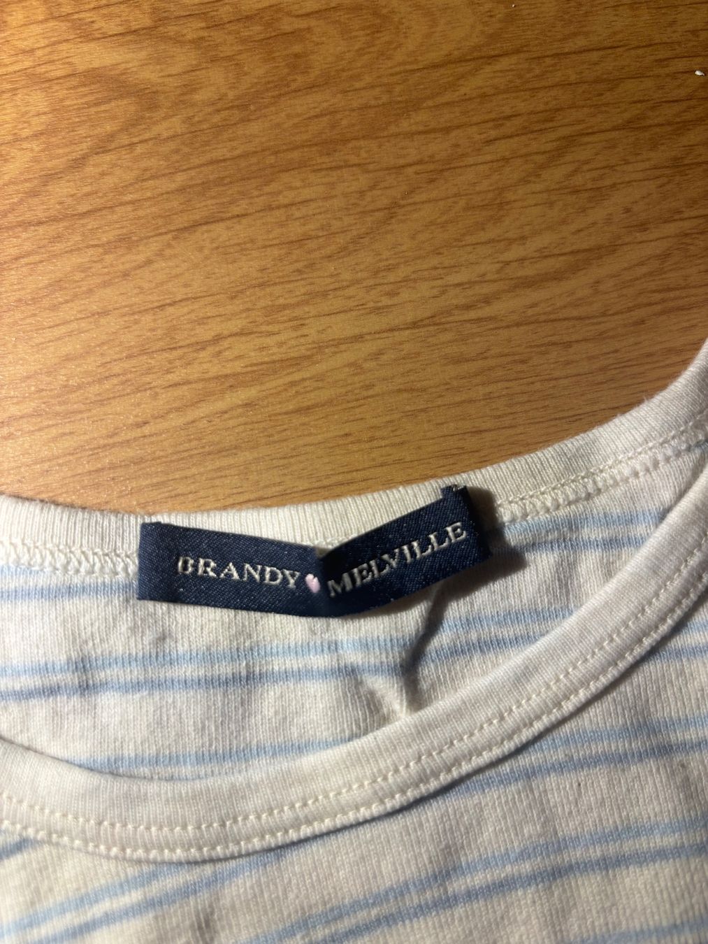 Brandy Melville T-shirt: BRANDY MELVILLE top – Nuovo (secondo la descrizione) da Lavigny venduto da bea_26wd 2