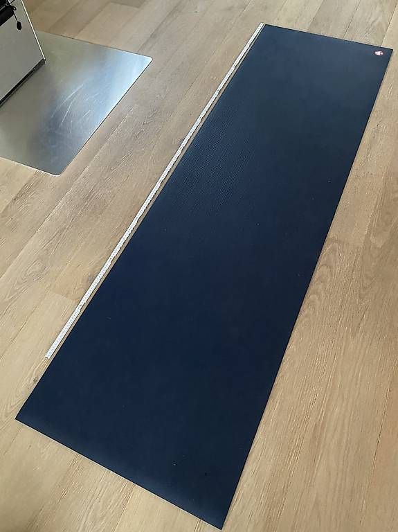 Tappetini fitness: Yogamatte Manduka Black Mat PRO 6mm - EXTRA LANG - – Usato da Wohlen AG venduto da Zuekunft 2