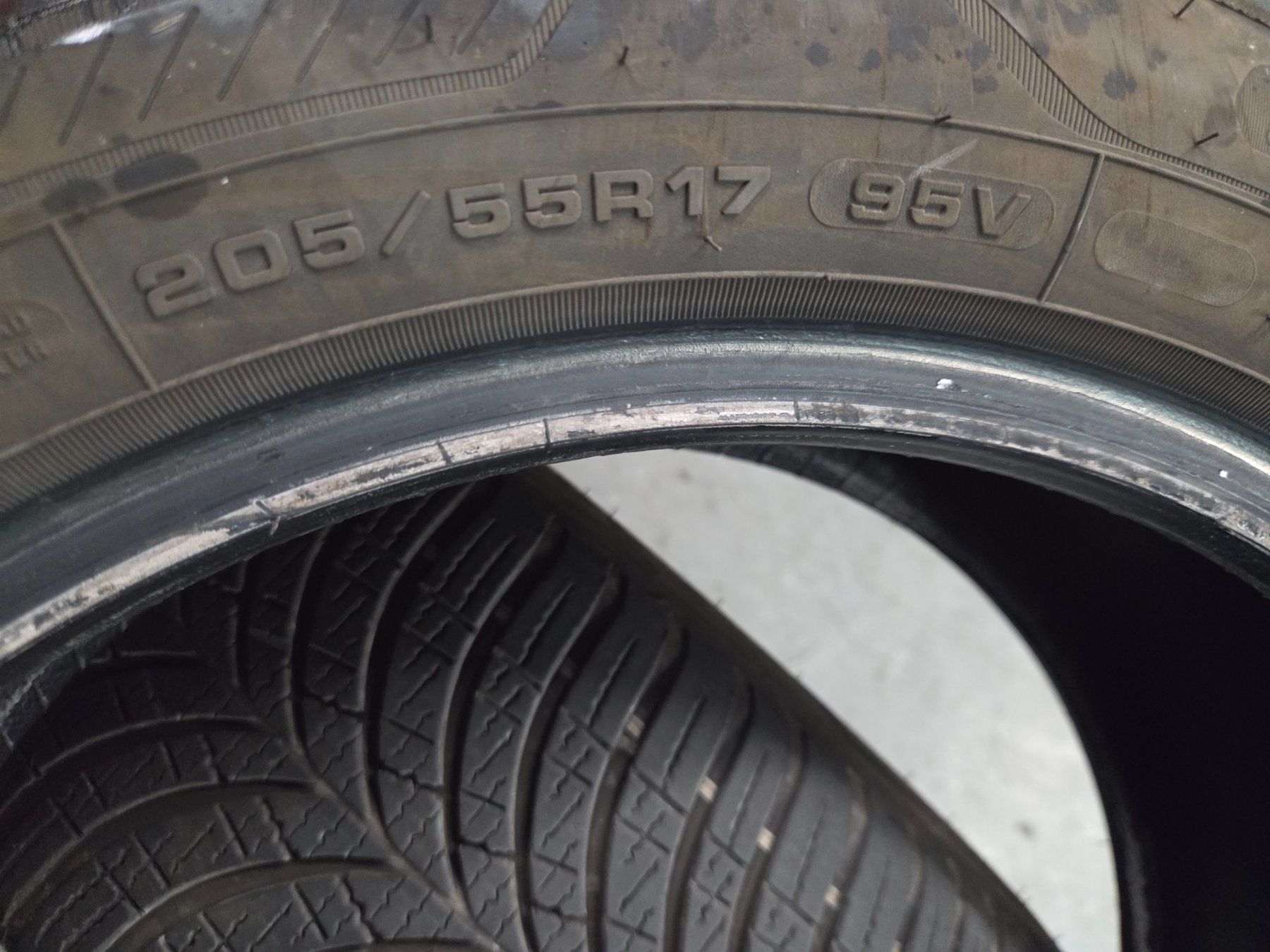Pneumatici & Ruote complete: 205 / 55 R 17  95V – Usato da Fischbach-Göslikon venduto da Emanuel.Bardhi 4
