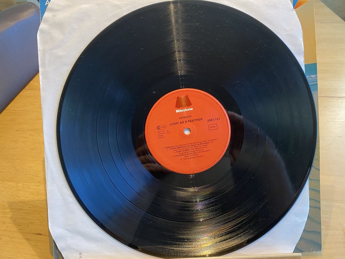 Vinyles: Azymuth Light As A Feather Milestone – D'occasion à Zürich par markus234 3