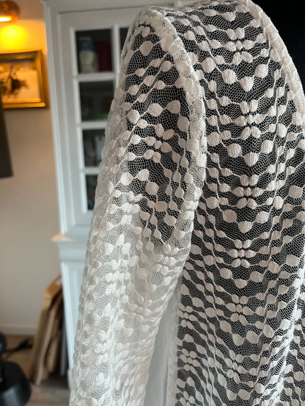 Tops: Chemisier blanc manches et dos dentelle – D'occasion à Seiry par vanille08 5