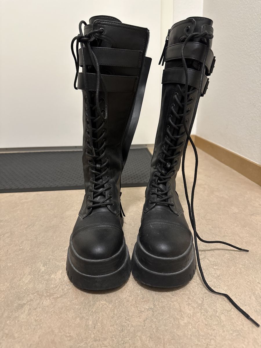 Scarpe da donna: Schwarze Schnürstiefel – Usato da Winterthur venduto da Can.sel37 1