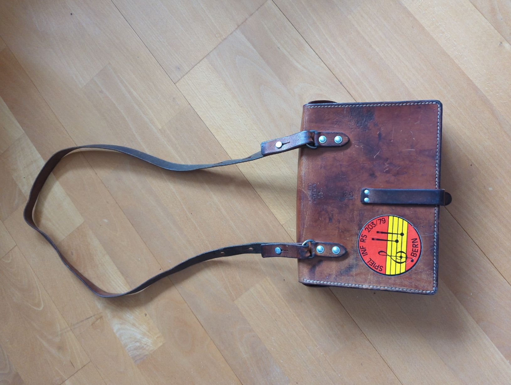 Schweizer Armee Borse: Leder-Militärtasche gebraucht – Usato da Brugg AG venduto da beo1976 1