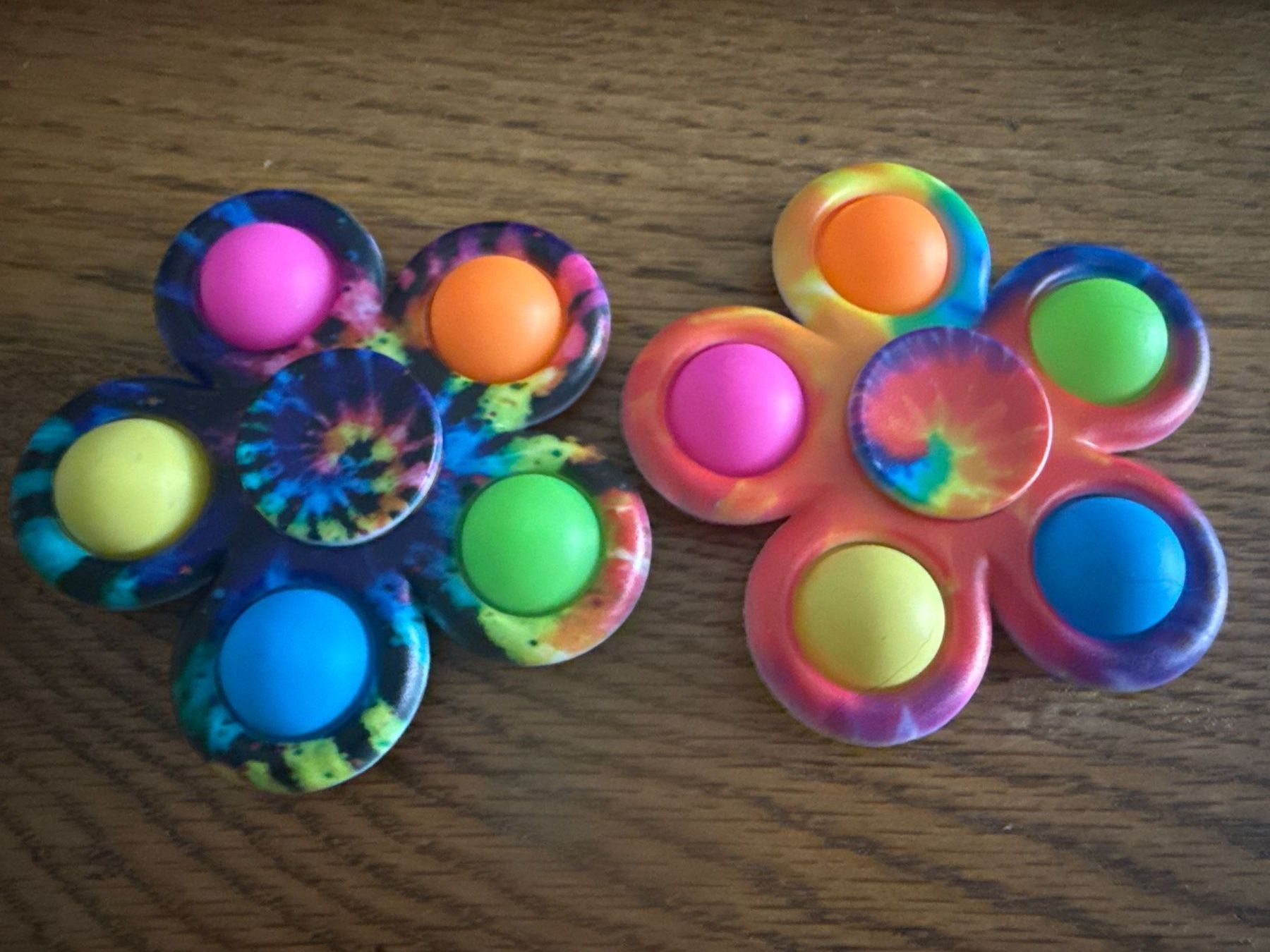 Giocattoli: 2x Fidget-Spinner: sensorisches Stressabbau Drehspielzeug – Nuovo (secondo la descrizione) da Teufenthal AG venduto da MeineSchatztruhe