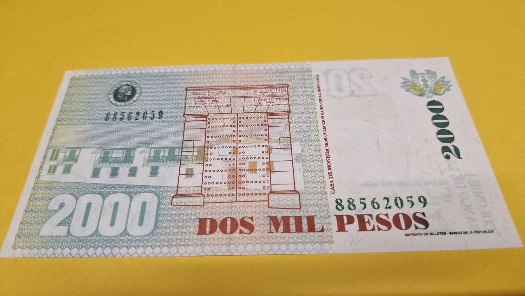 Billets de banque: 2000 Pesos Kolumbien Banknote 2001 – Neuf avec emballage d'origine à Herisau par Antiques.AR 1