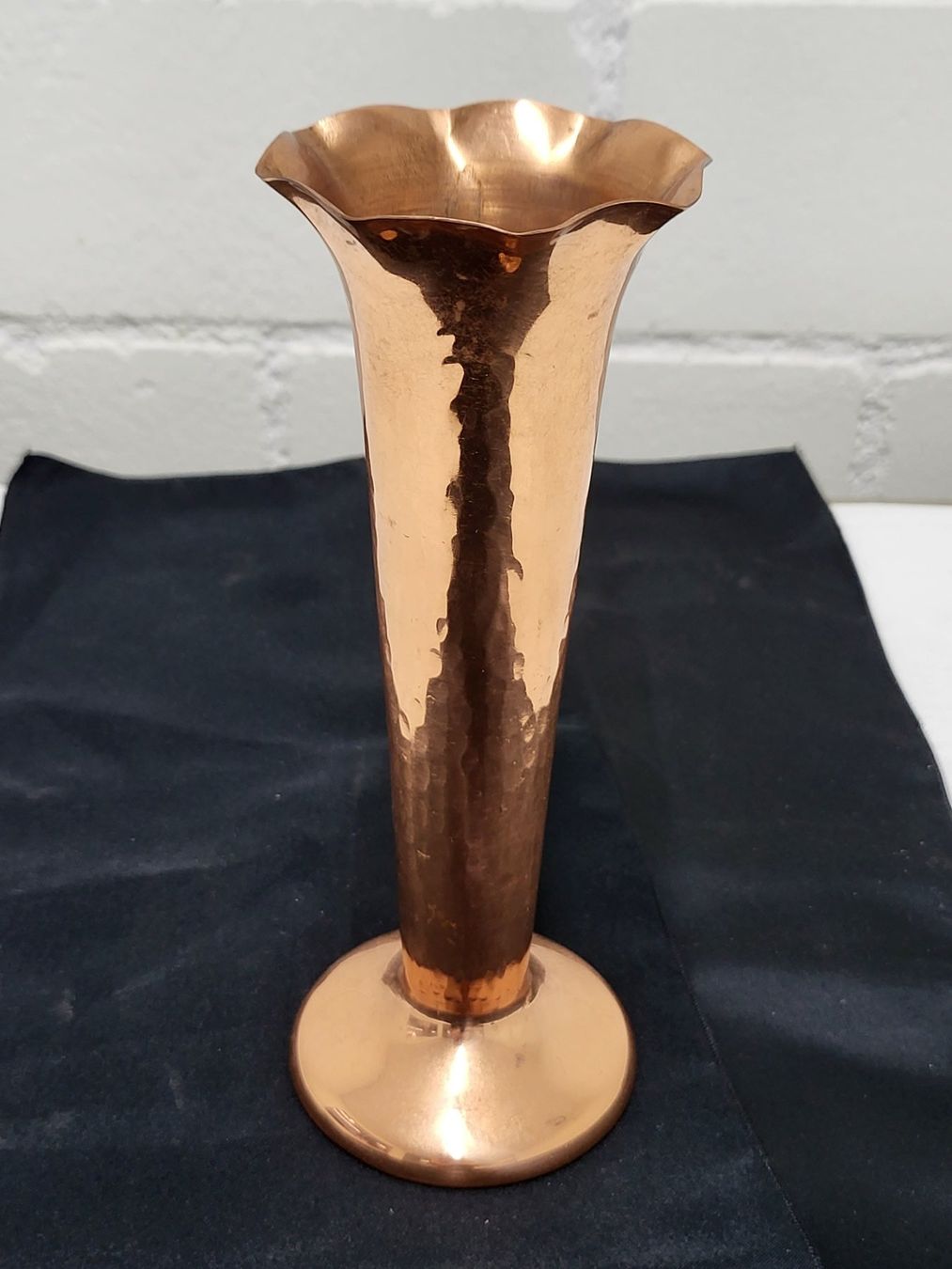 Vasi & Recipienti: Blumenvase aus messing poliert. – Usato da Hallwil venduto da Dracco