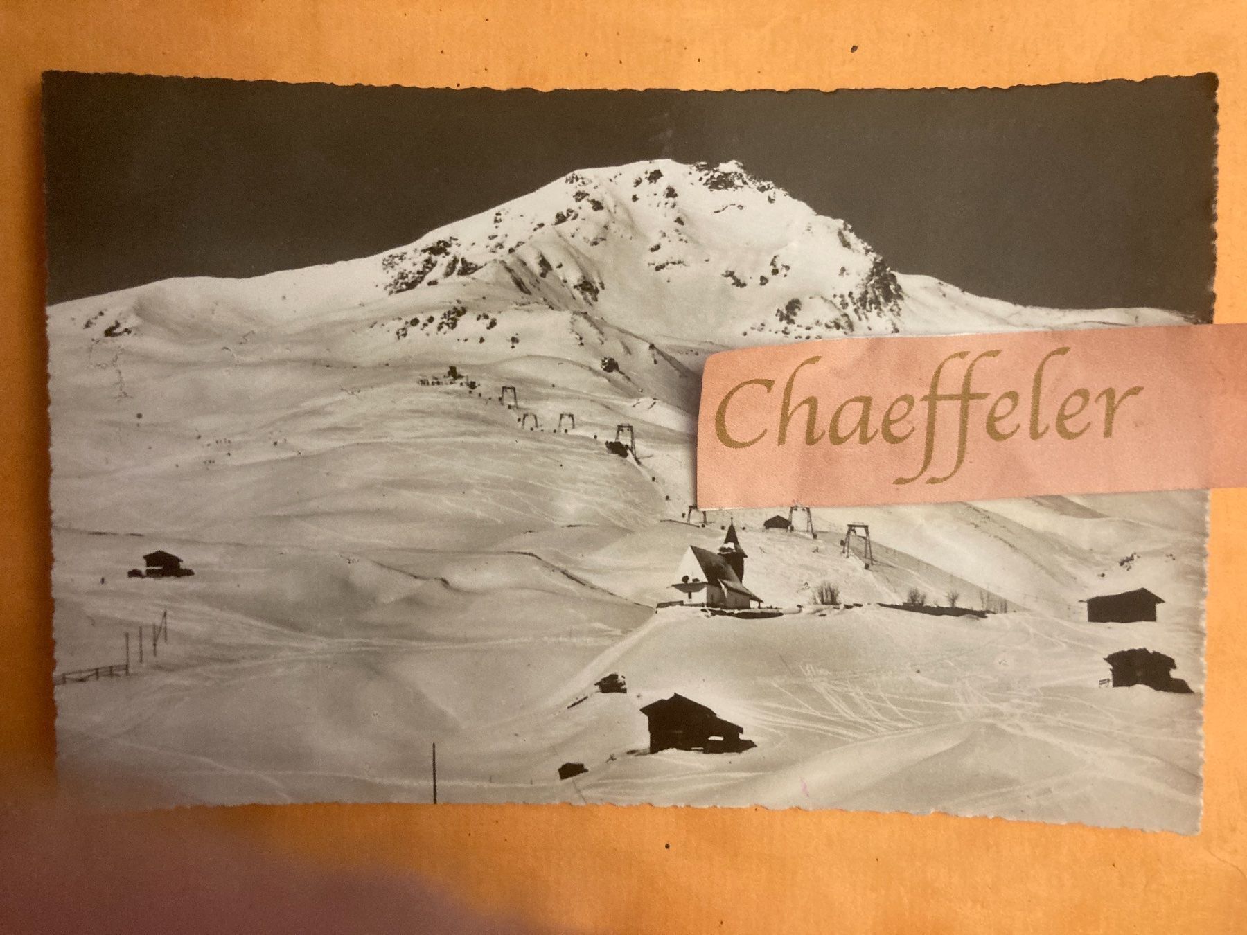 Cartoline postali: 1952 Altes Kirchlein von Inner-Arosa – Usato da Zürich venduto da Chaeffeler